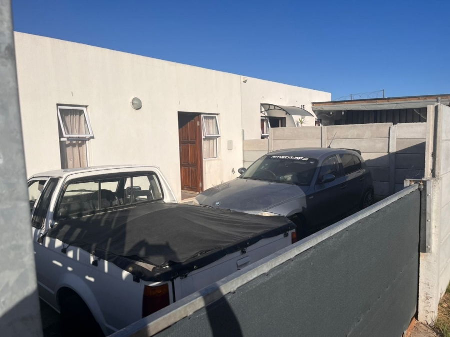 2 Bedroom Property for Sale in Bishop Lavis Western Cape